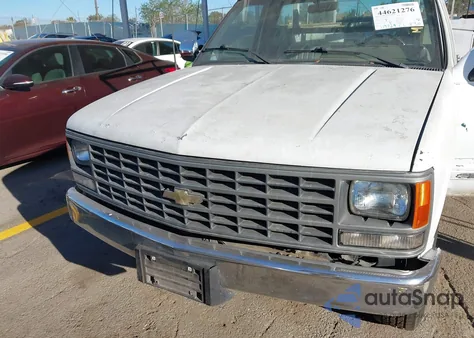 1990 Chevrolet Gmt-400 C2500 z USA, uszkodzony, nr VIN 1GCGC24K1LE105201